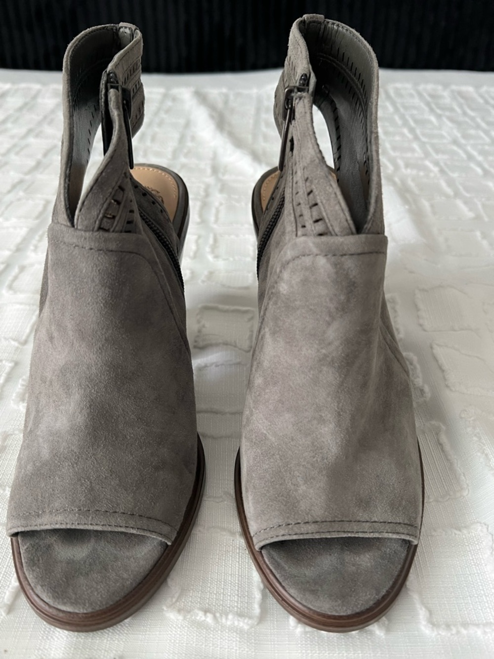 Vince Camuto Koral Women's Leather Heels Gray Open Toe Booties Shoes Sz 7.5 M